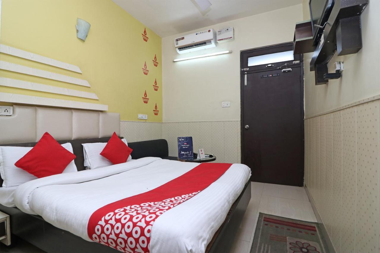 Oyo 2075 Hotel Kota Royal Extérieur photo