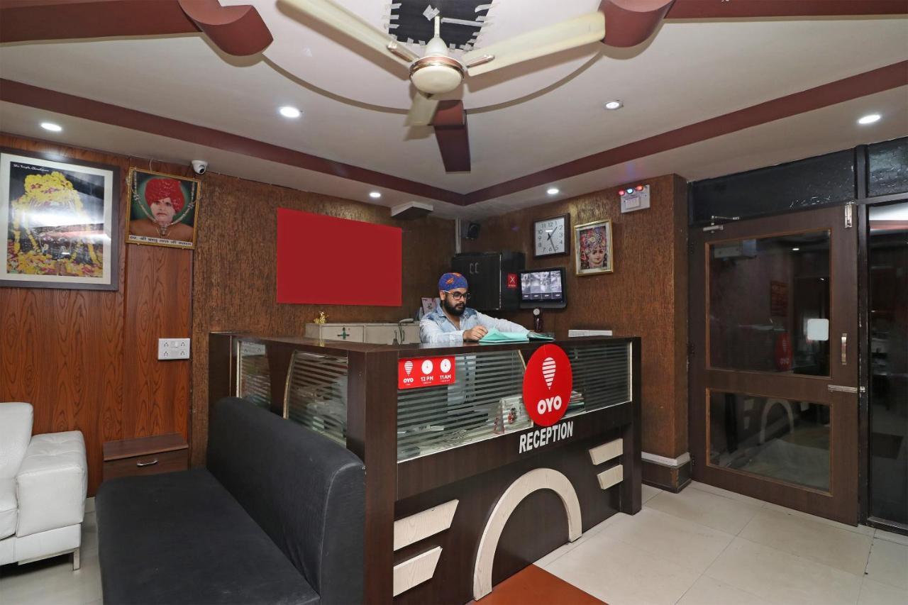Oyo 2075 Hotel Kota Royal Extérieur photo
