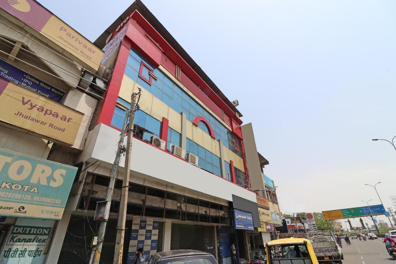 Oyo 2075 Hotel Kota Royal Extérieur photo